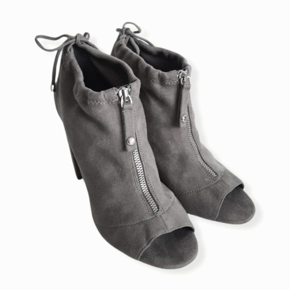 GUESS peep toe block heels Shoes - Picture 5 of 10